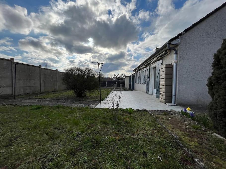 Maisonnette - Jardin Exterieur Champagne-sur-Seine Екстериор снимка