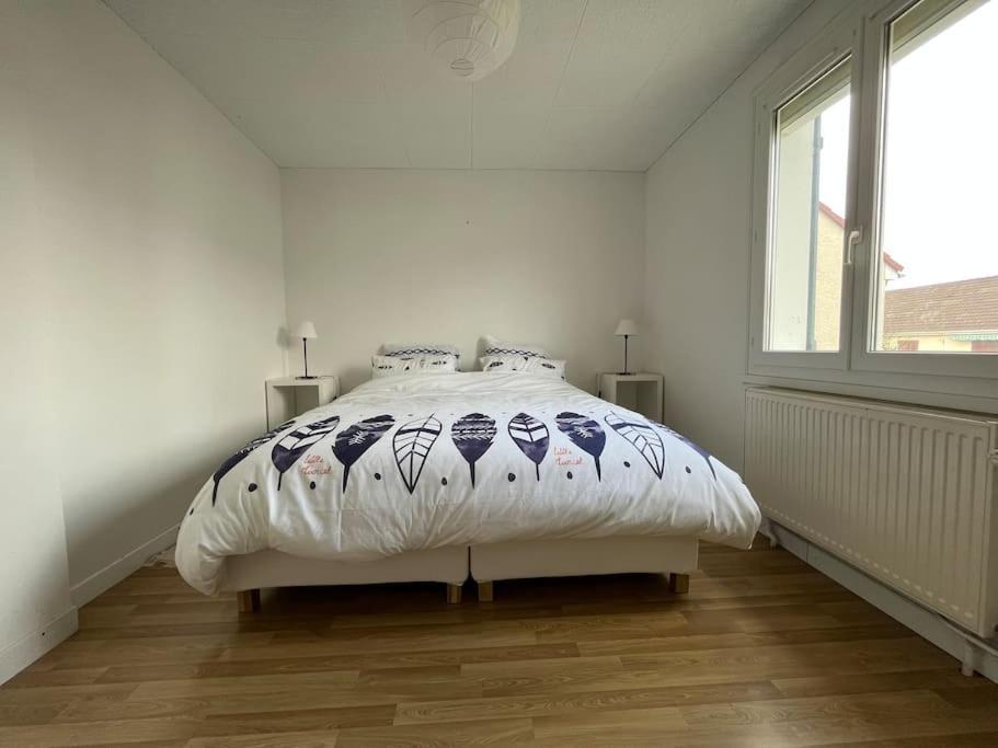 Maisonnette - Jardin Exterieur Champagne-sur-Seine Екстериор снимка