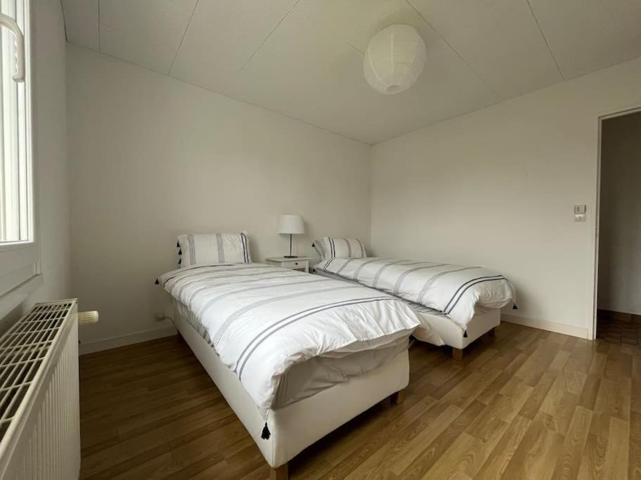Maisonnette - Jardin Exterieur Champagne-sur-Seine Екстериор снимка